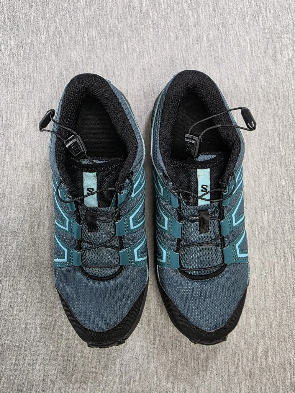 Salomon Kids Size 3 Teal Athletic Trail Sneakers with Quick-Pull Lacing